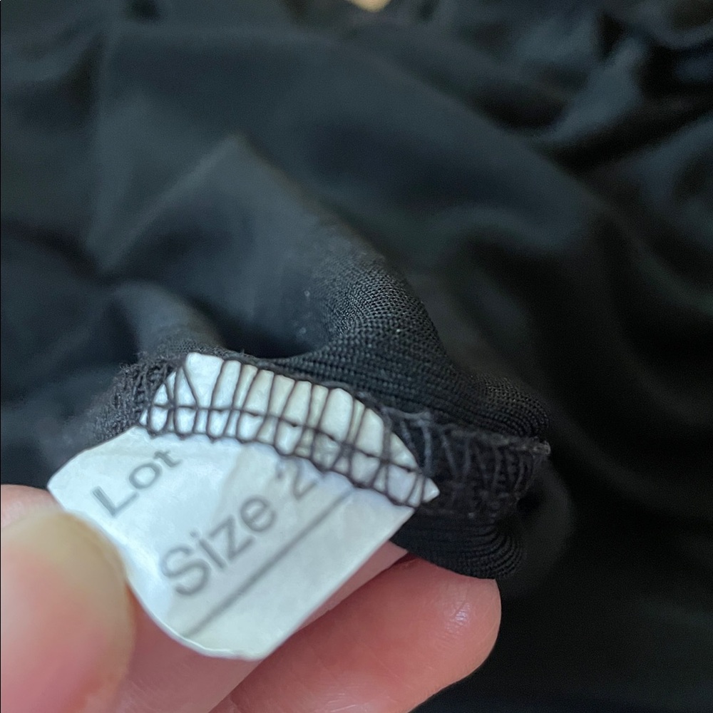Slinky Brand Top Womens 2X Black Sleeveless Blouse Studded Minimalist Mature - Picture 7 of 9